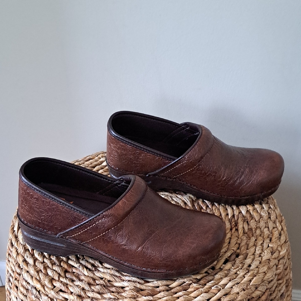 Dansko‎ Womens Classic Brown Embossed Print Leather Casual Clogs EU40/US9.5-10